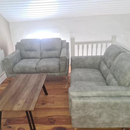 2 Bed Townhouse Eyre Square City Centre Голуэй Экстерьер фото