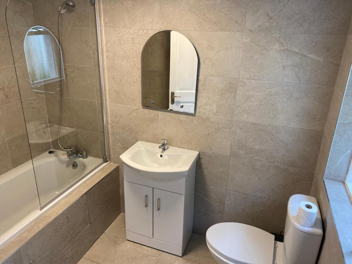 2 Bed Townhouse Eyre Square City Centre Голуэй Экстерьер фото